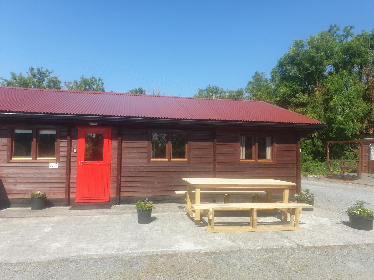 Red Squirrel Lodge Galway Exterior foto